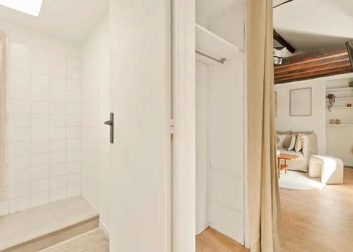 Cite Des Fleurs Paris17- Cozy Junior Onebedroom-4p *